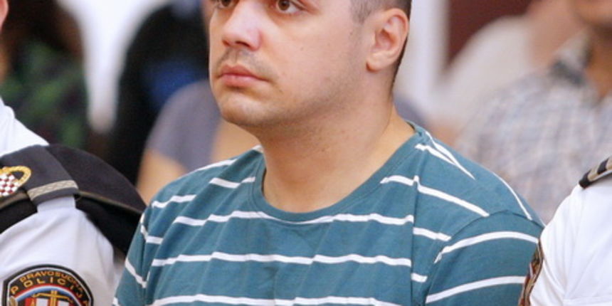 Split, 080513.
Na Zupanijskom sudu u Splitu danas je zapocelo sudjenje Ediju Misicu za ubojstvo Meksikanke Selene Graciano Macendo.
Na fotografiji: Edi Misic.
Foto: Duje Klaric / CROPIX Split, 080513.
Na Zupanijskom sudu u Splitu danas je zapocelo sudjenje Ediju Misicu za ubojstvo Meksikanke Selene Graciano Macendo.
Na fotografiji: Edi Misic.
Foto: Duje Klaric / CROPIX