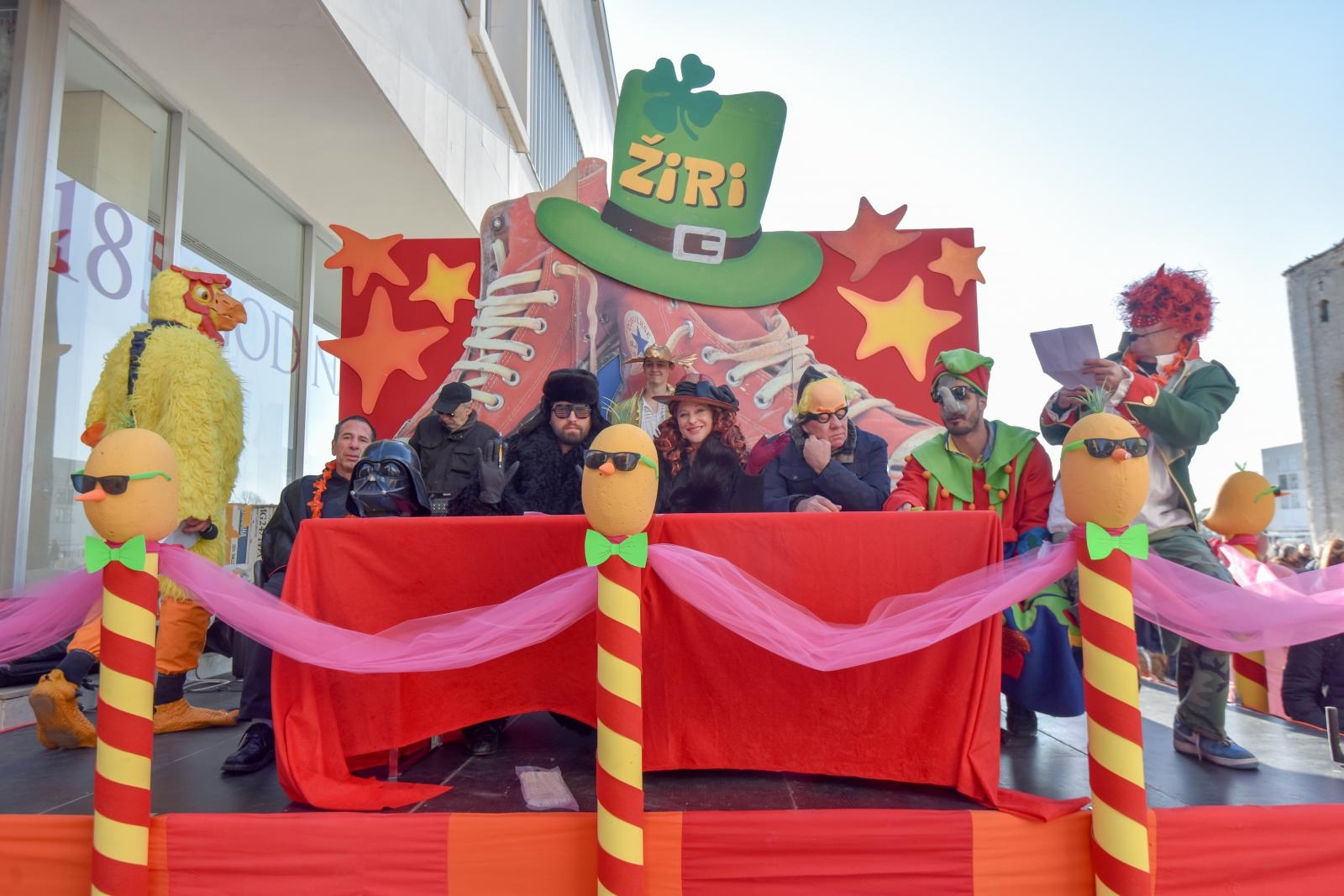 Zadarski karneval 2018: Povorka maškaranih skupina gradskim ulicama Zadarski karneval 2018: Povorka maškaranih skupina gradskim ulicama