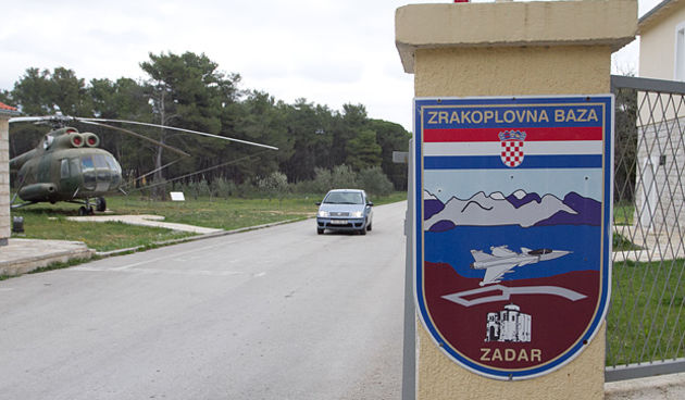 Dolazak u 93. Zrakoplovnu bazu Zemunik, foto: Leo Banić