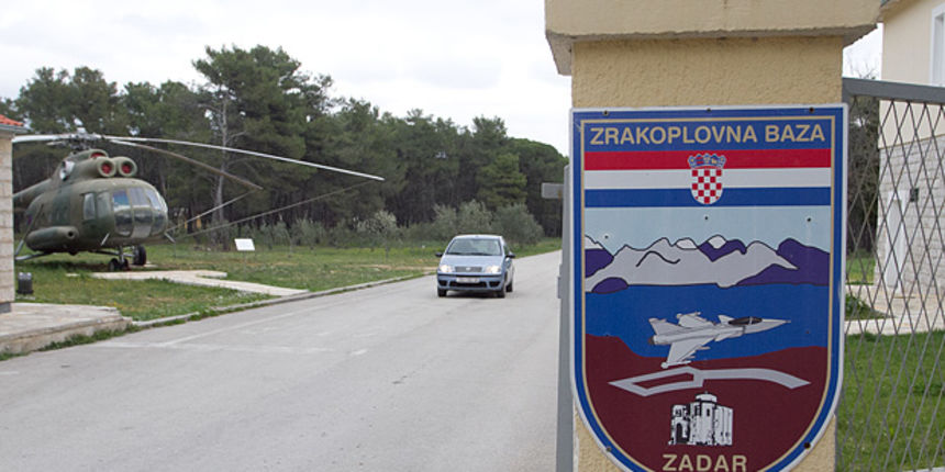 Dolazak u 93. Zrakoplovnu bazu Zemunik, foto: Leo Banić