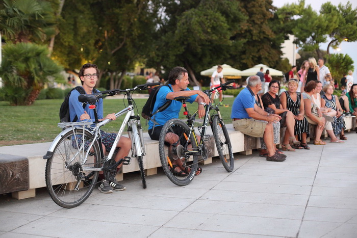 Večernji đir po zadarskoj rivi. Foto: Leo Banić