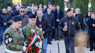 Na Gradskom groblju položeni vijenci povodom obilježavanja 33. obljetnice 72. bojne Vojne policije Na Gradskom groblju položeni vijenci povodom obilježavanja 33. obljetnice 72. bojne Vojne policije