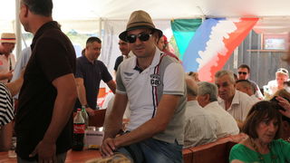 Zadar, 050811.
U Kastel Zegarskom na izletistu Mlinice na Zrmanji druzili su se clanovi aktivisti izborne jedinice sa celnicima Kastavske skupine – Zoranom Milanovicem, Radimirom Cacicem i Silvanom Hreljom.
Na slici: Ante Kotromanovic
Foto: Vladimir Ivano Zadar, 050811.
U Kastel Zegarskom na izletistu Mlinice na Zrmanji druzili su se clanovi aktivisti izborne jedinice sa celnicima Kastavske skupine – Zoranom Milanovicem, Radimirom Cacicem i Silvanom Hreljom.
Na slici: Ante Kotromanovic
Foto: Vladimir Ivano