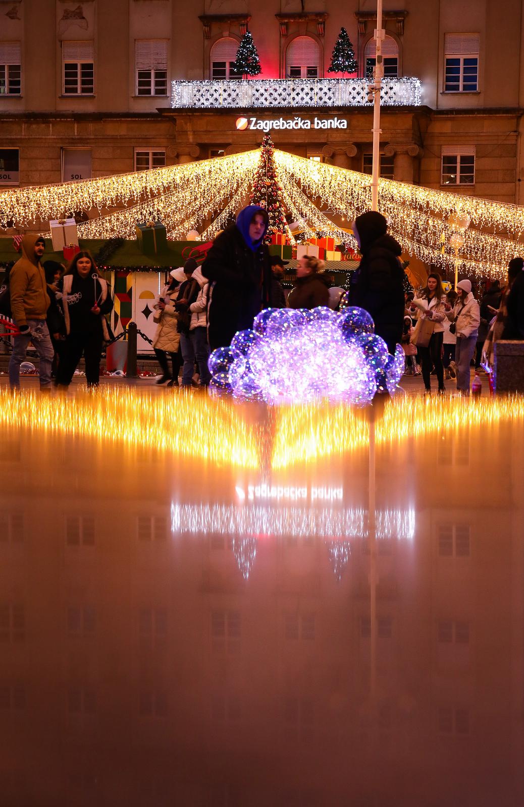 Zagrebački Advent na Trgu bana Jelačića