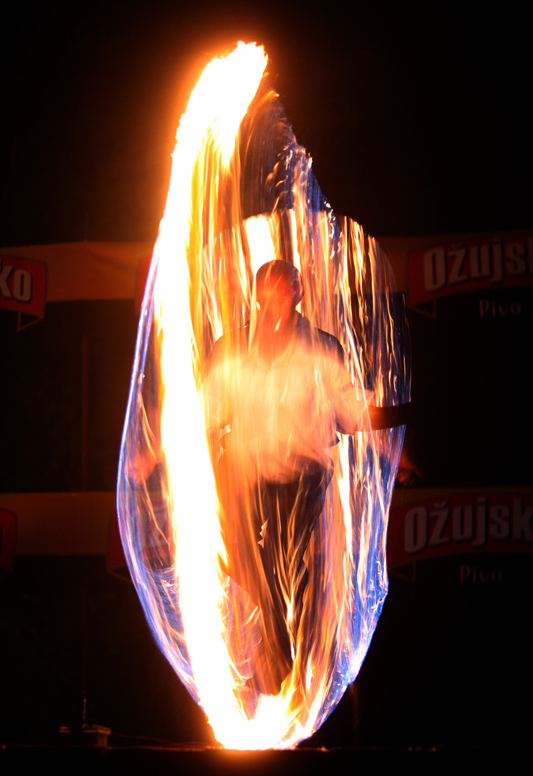 Slavonski Brod, 090509.
I druge veceri na Mega bikers susretima okupilo se oko 20 000 posjetitelja na plazi Poloj uz Savu. Zvjezde veceri bili su kultni britanski band Uriah Heep. Osim njih na susretima nastupili su Van Gogh, Opca opasnost, Hard time, tri Slavonski Brod, 090509.
I druge veceri na Mega bikers susretima okupilo se oko 20 000 posjetitelja na plazi Poloj uz Savu. Zvjezde veceri bili su kultni britanski band Uriah Heep. Osim njih na susretima nastupili su Van Gogh, Opca opasnost, Hard time, tri
