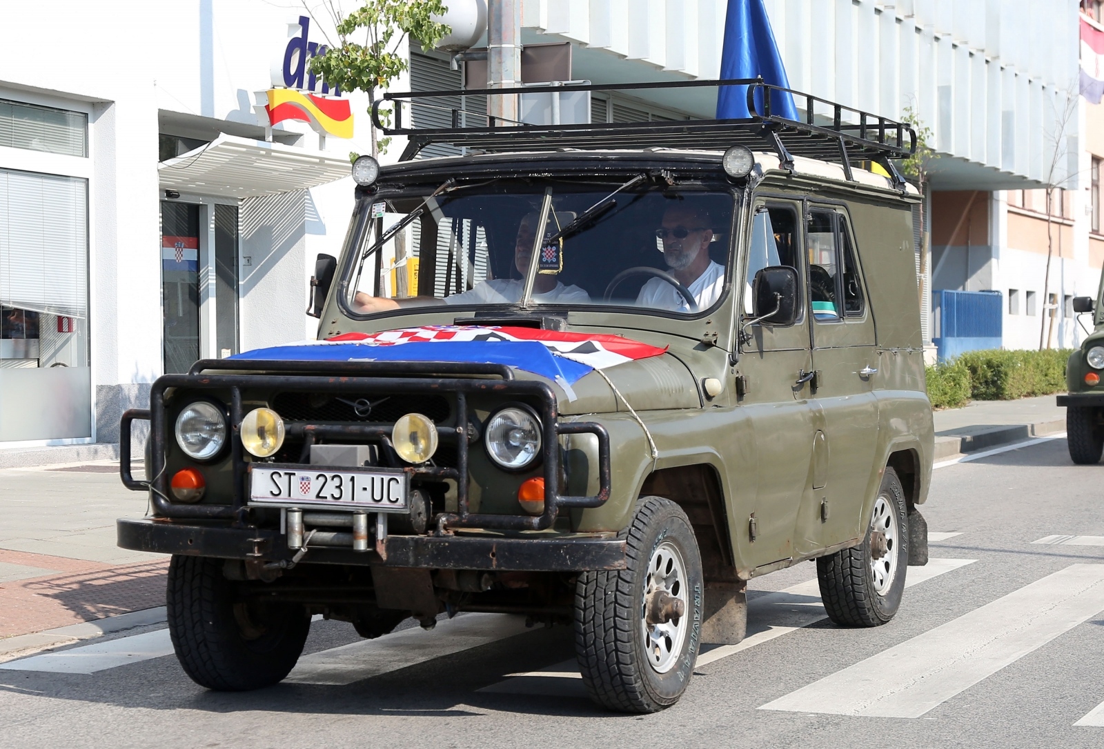 Knin: Mimohod motocikala i starodobnih vojnih vozila