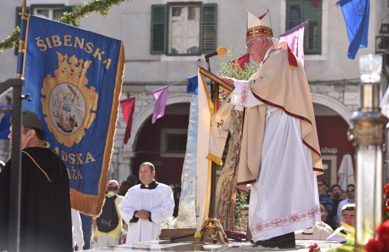 Šibenik: Velikim misnim slavljem i procesijom proslavljen blagdan Sv. Mihovila, Photo: Hrvoje Jelavić/PIXSELL