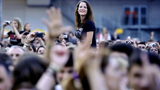 Zagreb, 080611.
Stadion Maksimir.
Nastup americke rock grupe Bon Jovi. 
Na slici: publika.
Foto: Boris Kovacev / CROPIX