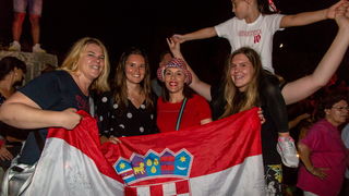 Veličanstven doček četvorice zadarskih Vatrenih od Gradskog mosta do Foruma