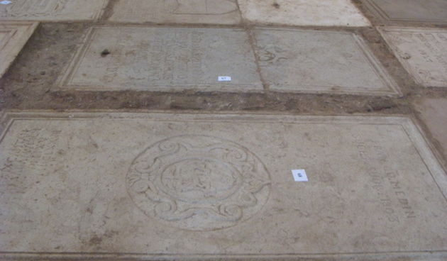 Grobnice u Svetom Frani