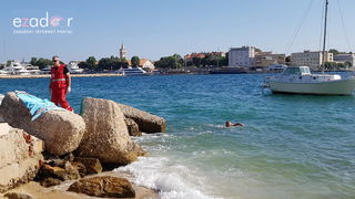 Divljao golfom po Brodarici pa završio u moru kod HAZU-a Divljao golfom po Brodarici pa završio u moru kod HAZU-a