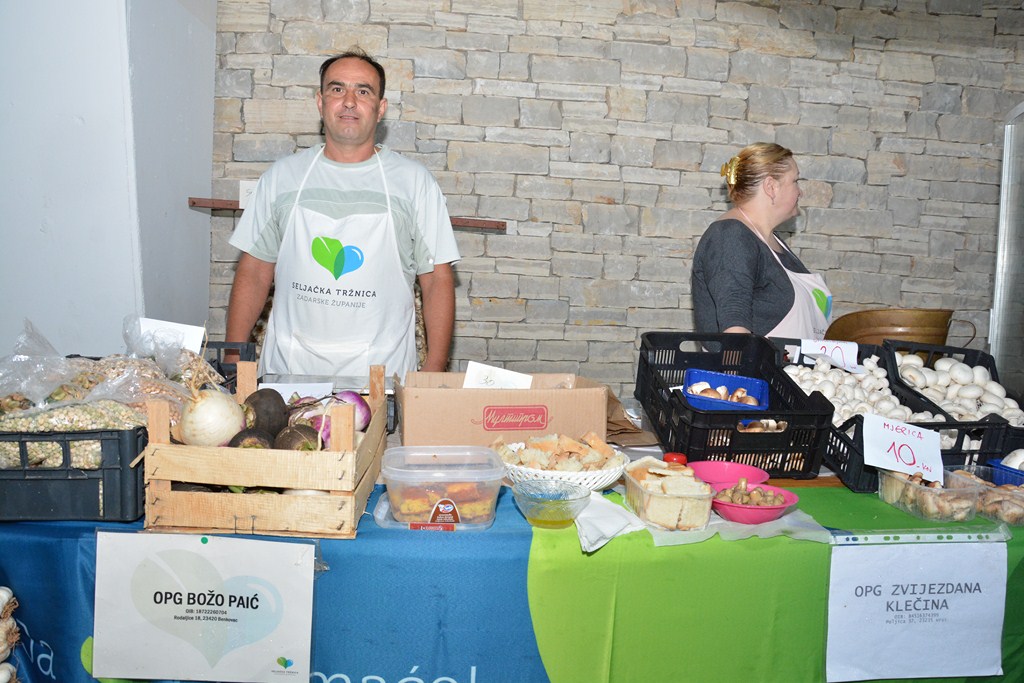 Prva godišnjica rada Seljačke tržnice, foto: Iva Perinčić Prva godišnjica rada Seljačke tržnice, foto: Iva Perinčić