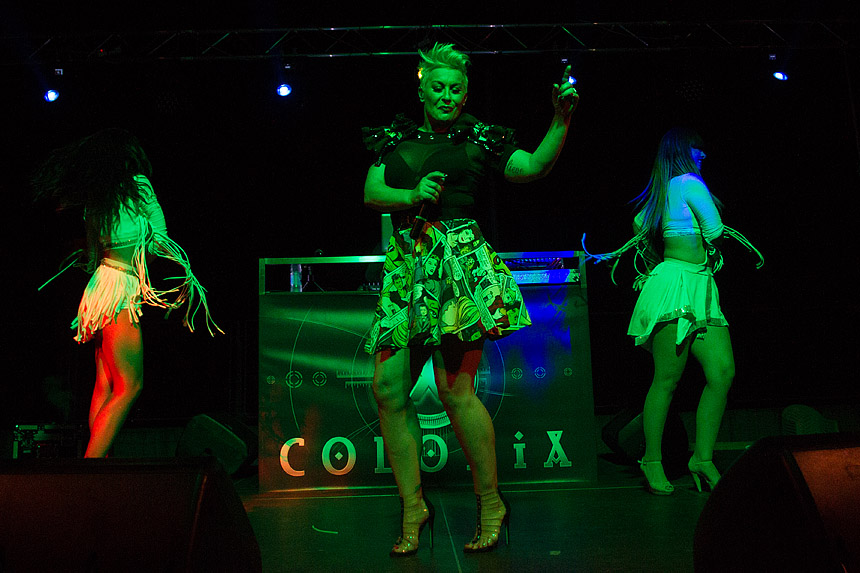 Mještani Bibinja sinoć su uživali u vrhunskom koncertu grupe Colonija na sportskom centru Crljenica Mještani Bibinja sinoć su uživali u vrhunskom koncertu grupe Colonija na sportskom centru Crljenica