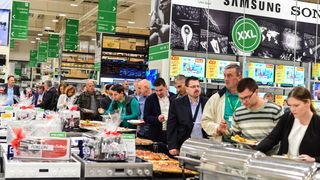 Svečano otvoren novi prodajni centar Pevec u Zadru Svečano otvoren novi prodajni centar Pevec u Zadru