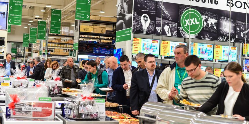 Svečano otvoren novi prodajni centar Pevec u Zadru Svečano otvoren novi prodajni centar Pevec u Zadru