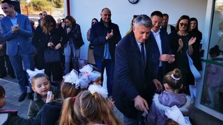 Otvoren dječji vrtić u Pakoštanima i započeli radovi na izgradnji luke u Dragama Otvoren dječji vrtić u Pakoštanima i započeli radovi na izgradnji luke u Dragama