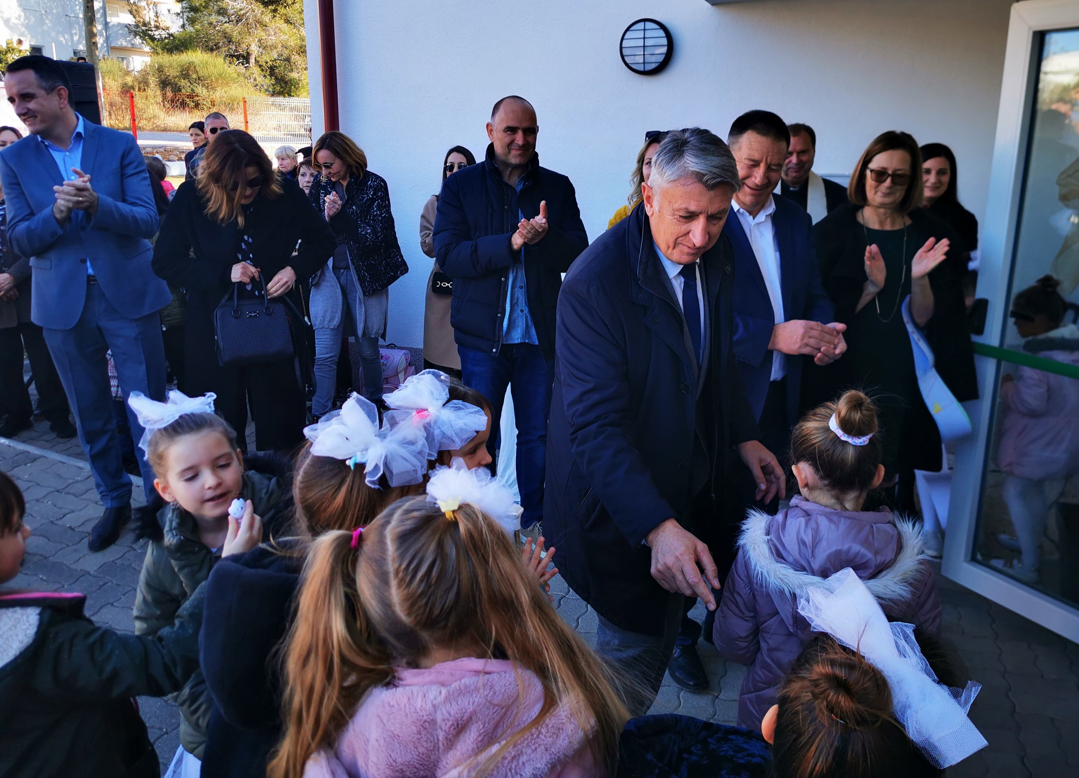 Otvoren dječji vrtić u Pakoštanima i započeli radovi na izgradnji luke u Dragama Otvoren dječji vrtić u Pakoštanima i započeli radovi na izgradnji luke u Dragama