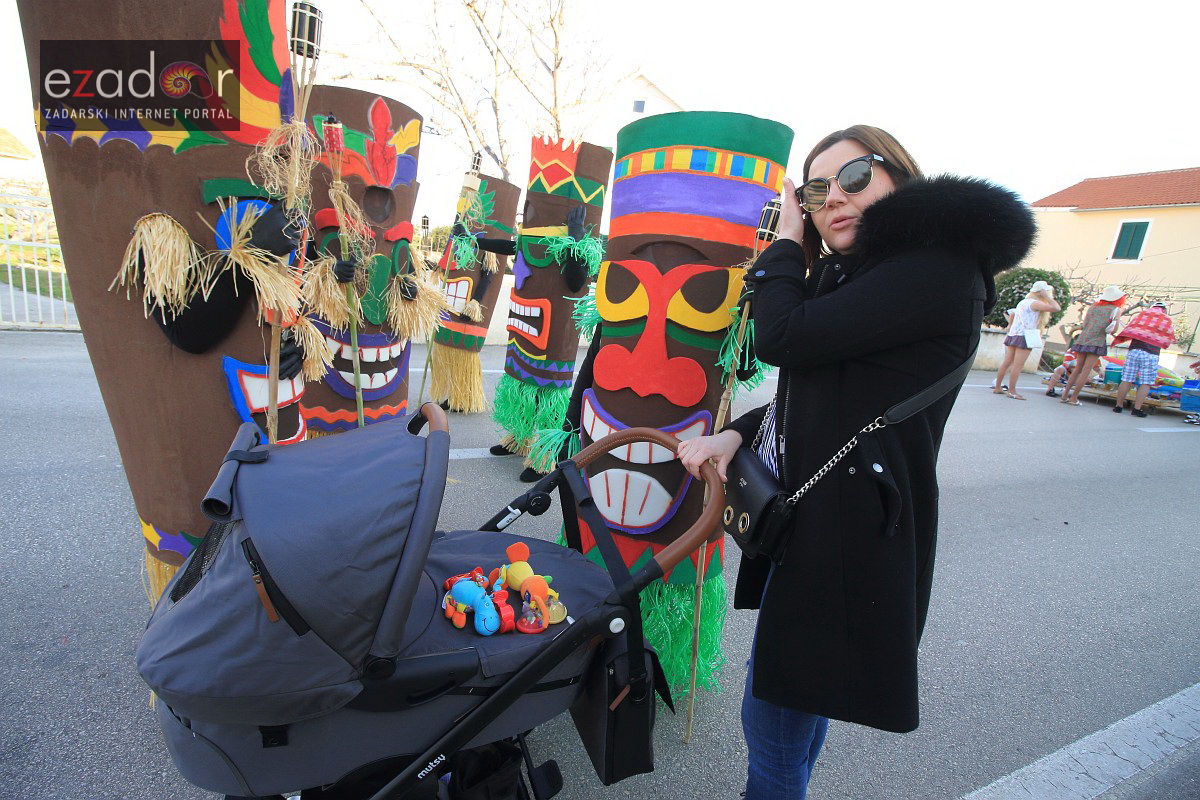 Maškarana povorka Velike Bake u Murteru
