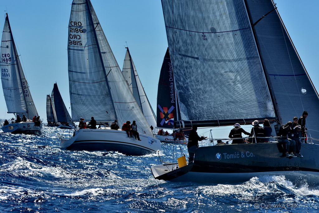 U hvarskom akvatoriju održana XXI. Uskršnja regata U hvarskom akvatoriju održana XXI. Uskršnja regata