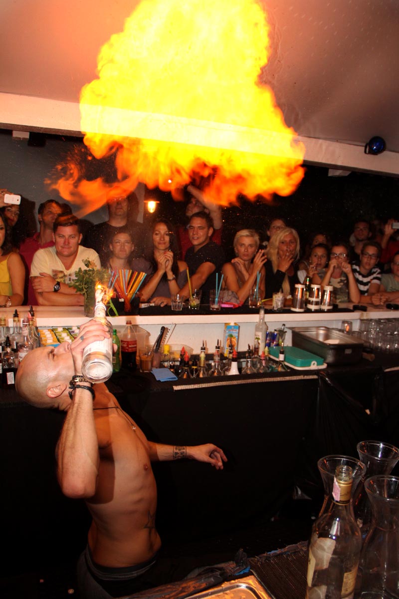 Noštromo bar Vir: Crazy flame night vol #3, foto: Iva Perinčić Noštromo bar Vir: Crazy flame night vol #3, foto: Iva Perinčić
