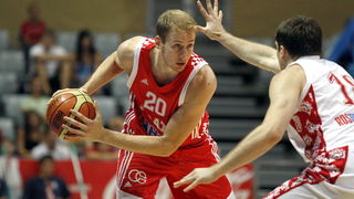 Zadar, 220810 Dvorana Kresimira Cosica. Trece kolo Svjetskog kupa, kosarkaska utakmica izmedju reprezentacija Hrvatska i Rusija. Na slici: Igrac Hrvatske Hrvoje Peric. Foto: Jure Miskovic / CROPIX Zadar, 220810 Dvorana Kresimira Cosica. Trece kolo Svjetskog kupa, kosarkaska utakmica izmedju reprezentacija Hrvatska i Rusija. Na slici: Igrac Hrvatske Hrvoje Peric. Foto: Jure Miskovic / CROPIX