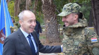 Ministar Krstičević posjetio eskadrilu transportnih helikoptera Ministar Krstičević posjetio eskadrilu transportnih helikoptera