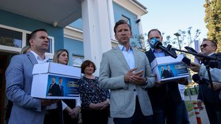 Predaja županijske liste HDZ-a i kandidat za župana Josip Bilaver Predaja županijske liste HDZ-a i kandidat za župana Josip Bilaver