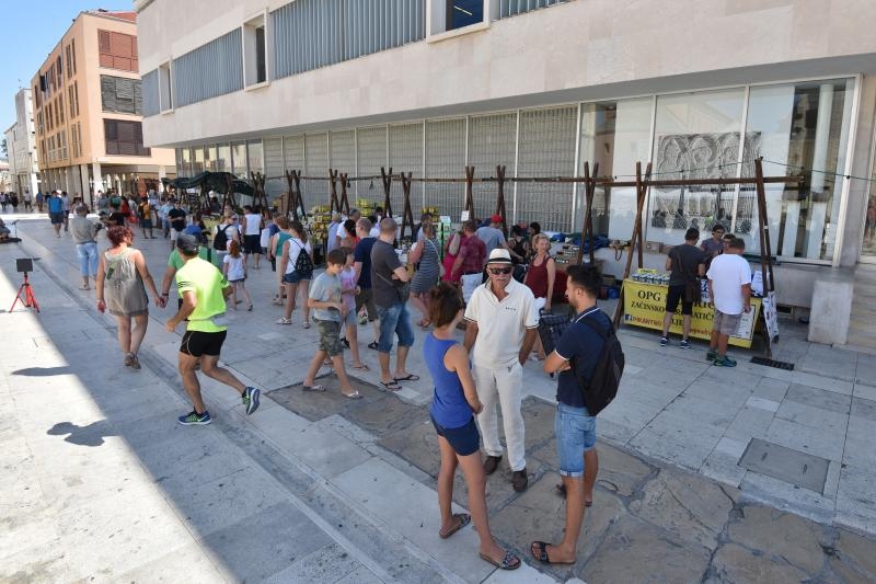 Sajam “Proizvodi hrvatskog sela” na zadarskom Forumu. Foto: Dino Stanin/PIXSELL