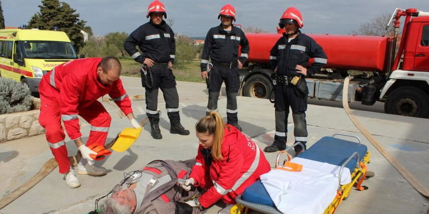 Pokazna vježba “Požar u školi” u Neviđanima Pokazna vježba “Požar u školi” u Neviđanima