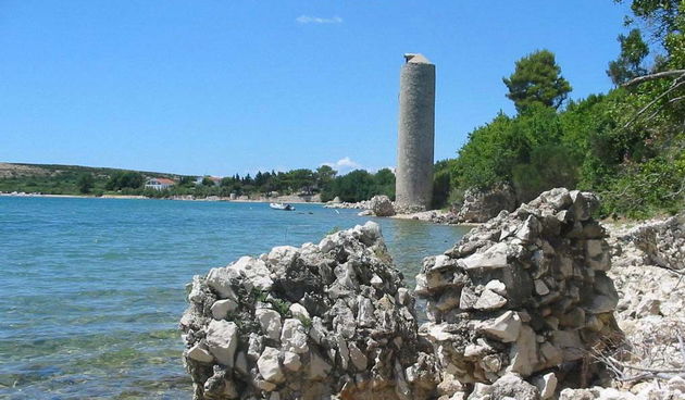 -PAG-270907 CISSA. Uvala Caska na Pagu na cijem se dnu nalaze ostaci potonulog antickog grada KisseFoto: Josip Portada-reg-