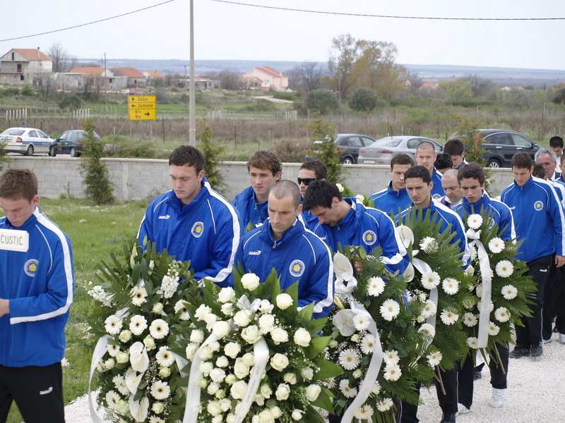 Posljednji ispracaj Hrvoja Custica, Murvica 5. travnja 2008, 12 sati Posljednji ispracaj Hrvoja Custica, Murvica 5. travnja 2008, 12 sati