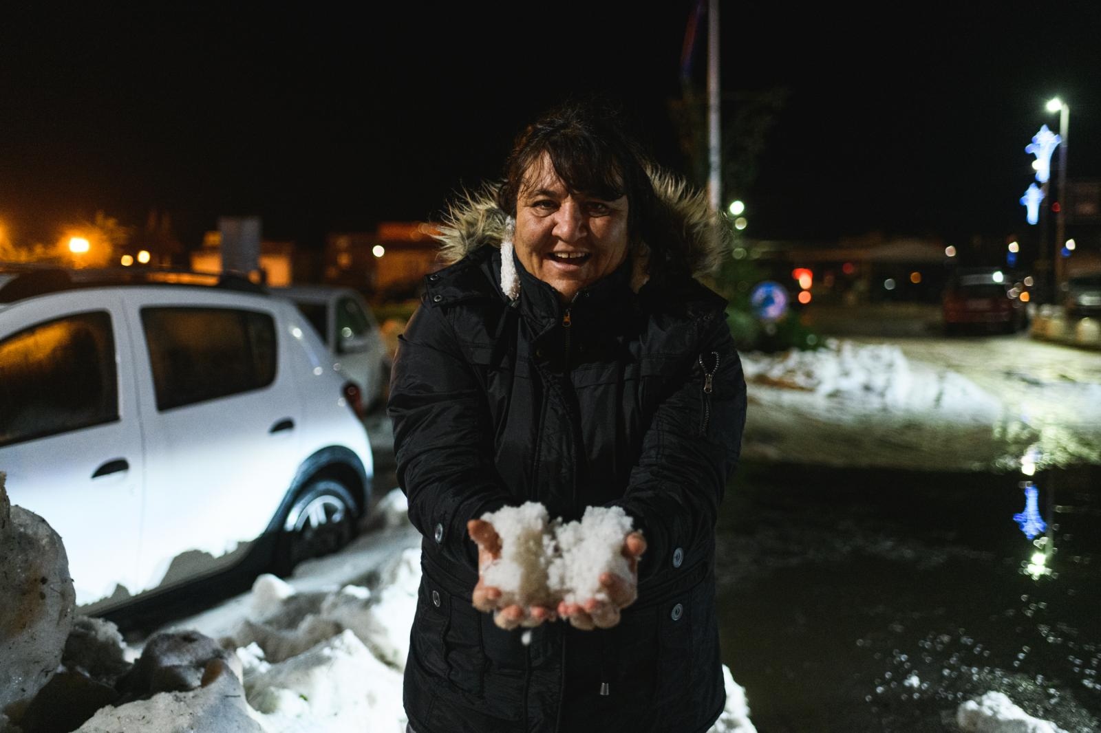 U Pakoštanima padala tuča više od 30 minuta i zabijelila cijelo mjesto U Pakoštanima padala tuča više od 30 minuta i zabijelila cijelo mjesto