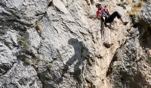 Zadar, 300412.
U Nacionalnom parku Paklenica danas je odrzano natjecanje u sportkom penjanju Big Wall speed climbing. Osim natjecatelja, Paklenicu su posjetili i amateri penjaci. Brojni turisti i domaci takodjer su uzivali u setnjama parkom Paklenica.
Na
