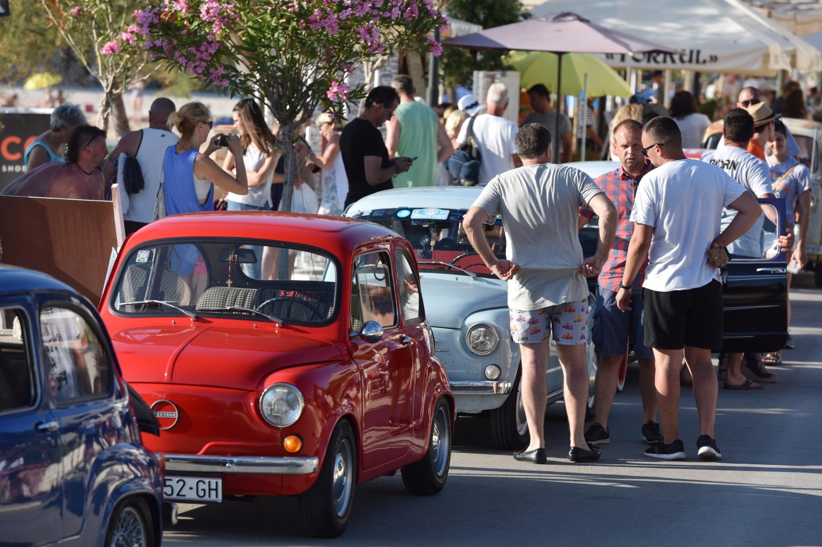 Primošten: Defile sudionika 2. Međunarodnog Fićo skupa Šibenik 2018. Primošten: Defile sudionika 2. Međunarodnog Fićo skupa Šibenik 2018.