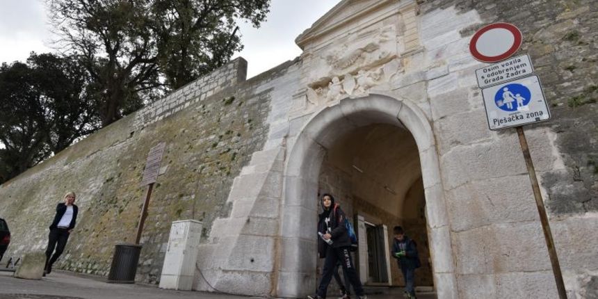 Zadarski bedemi i vrata Sv. Krševana Zadarski bedemi i vrata Sv. Krševana