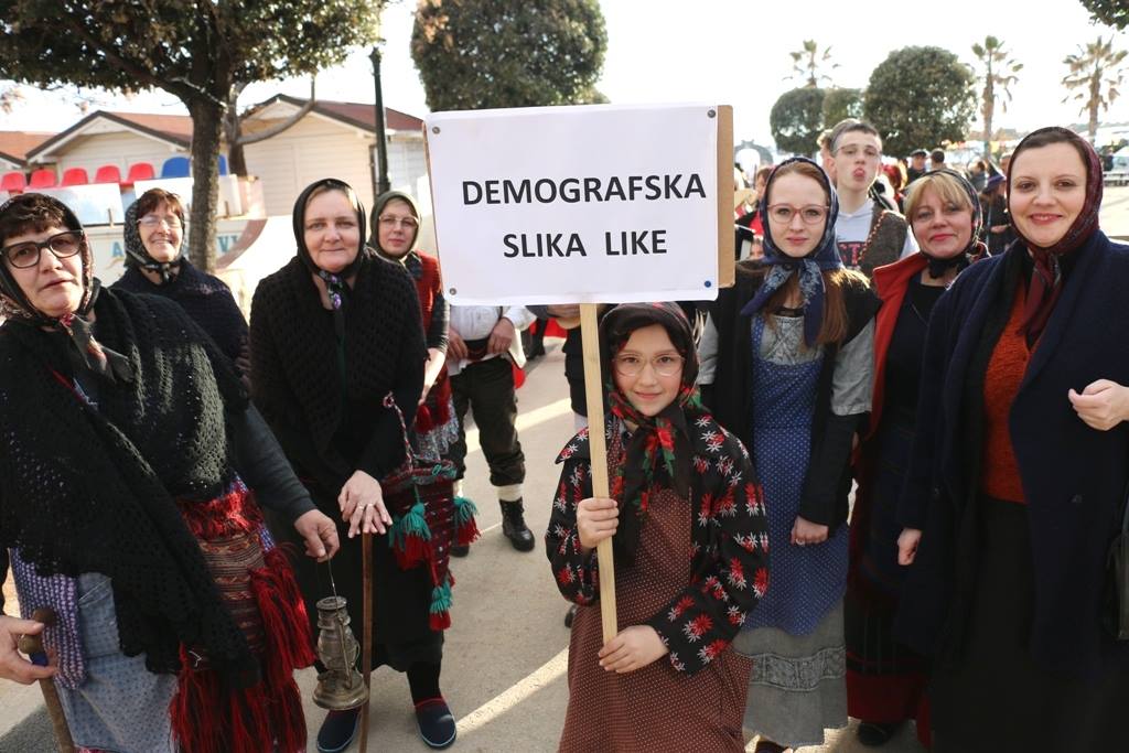 2. Međunarodna karnevalska povorka Virskih maškara