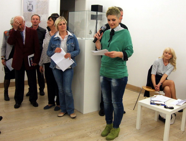 Kava pretočena u pjesmu – večer poezije u Muzeju antičkog stakla. Foto: Gordana Šarić