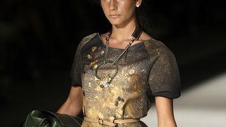 Zagreb, 250909.
U staroj tvornici Zagrepcanka od 24.09.-26.09. odrzava se modna revija Dove Fashion.hr.
Modna revija: Robert Sever.
Foto: Dragan Matic / Cropix