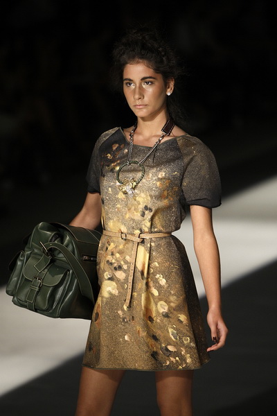 Zagreb, 250909.
U staroj tvornici Zagrepcanka od 24.09.-26.09. odrzava se modna revija Dove Fashion.hr.
Modna revija: Robert Sever.
Foto: Dragan Matic / Cropix