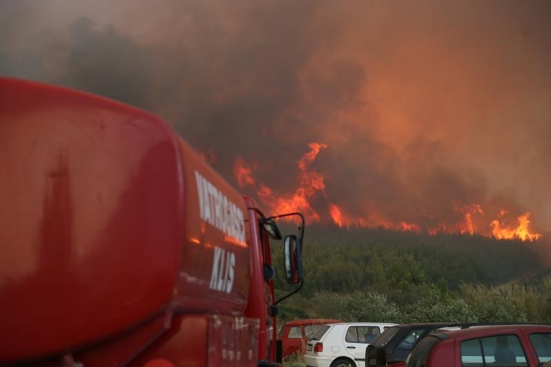 Žrnovnica: Vatra je sve bliže Splitu, nebo je prekriveno dimom Žrnovnica: Vatra je sve bliže Splitu, nebo je prekriveno dimom