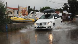 Otok Vir gotovo je potopljen uslijed jakog kišnog i grmljavinskog nevremena koje traje već drugi dan, Photo: Damir Špehar/PIXSELL Otok Vir gotovo je potopljen uslijed jakog kišnog i grmljavinskog nevremena koje traje već drugi dan, Photo: Damir Špehar/PIXSELL