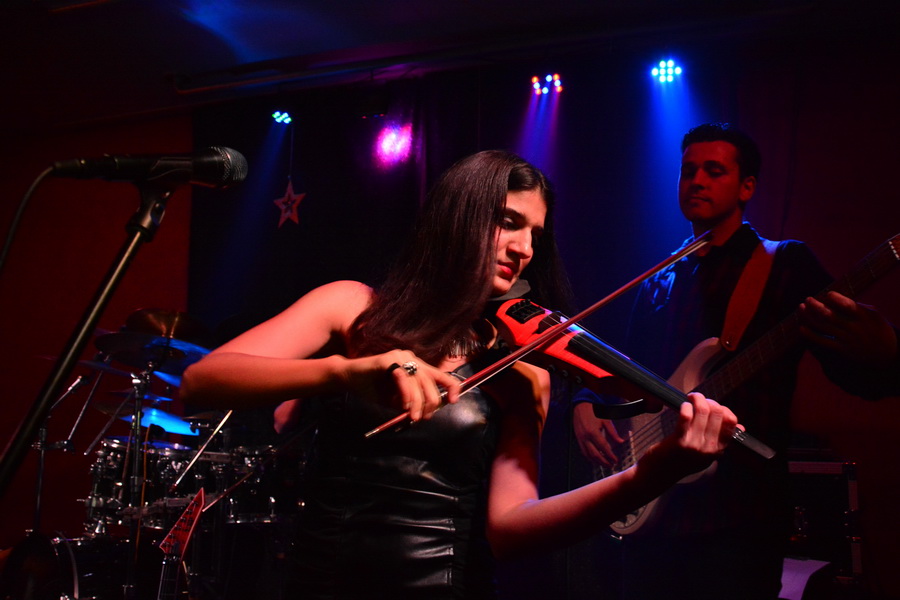 Silente @ Qbar, foto: Iva Perinčić Silente @ Qbar, foto: Iva Perinčić