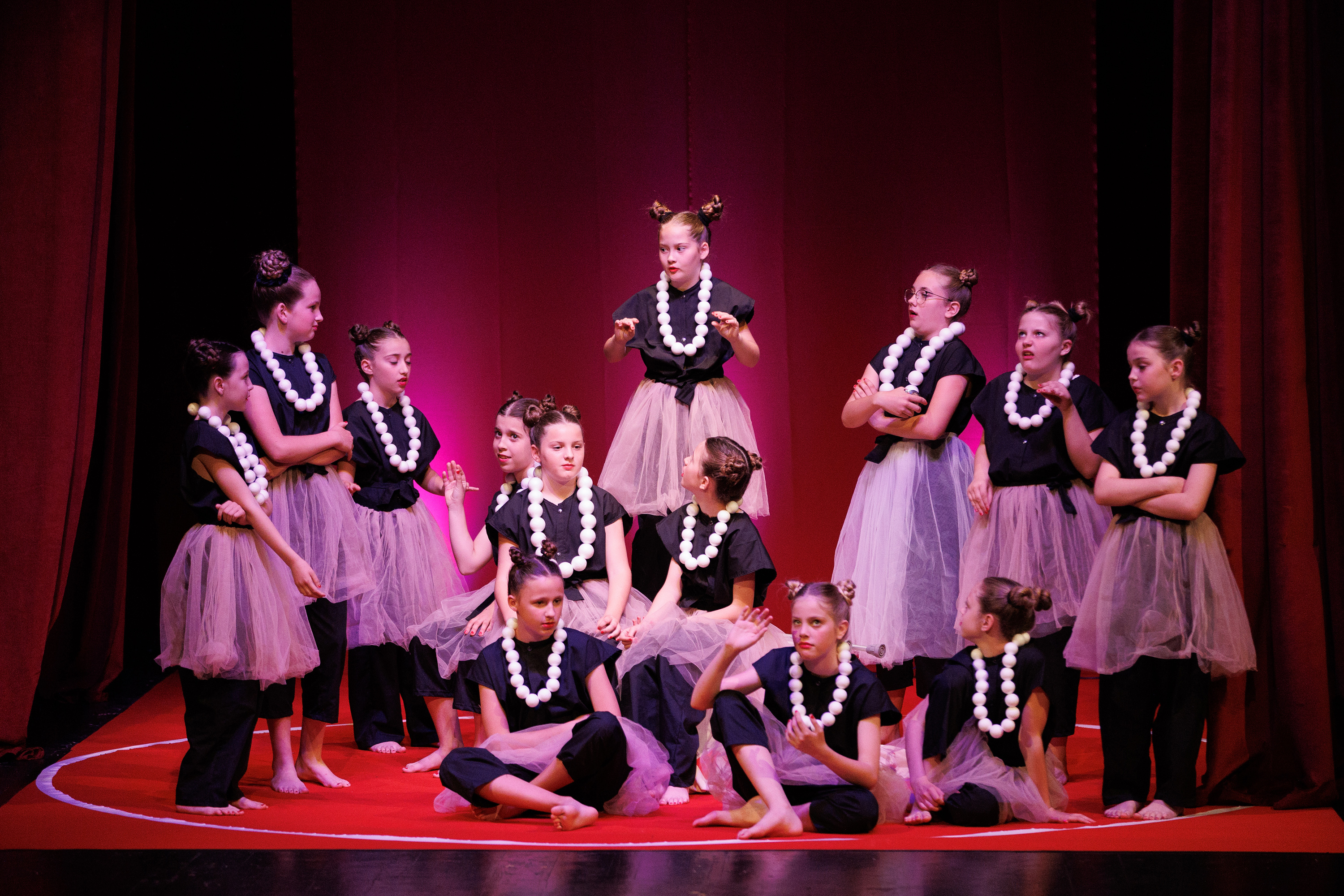 Igrajmo se: Zabranjeno mlađima od 15 strana A