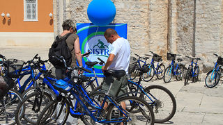 Image 892641 (auto) Image 892641 (auto)