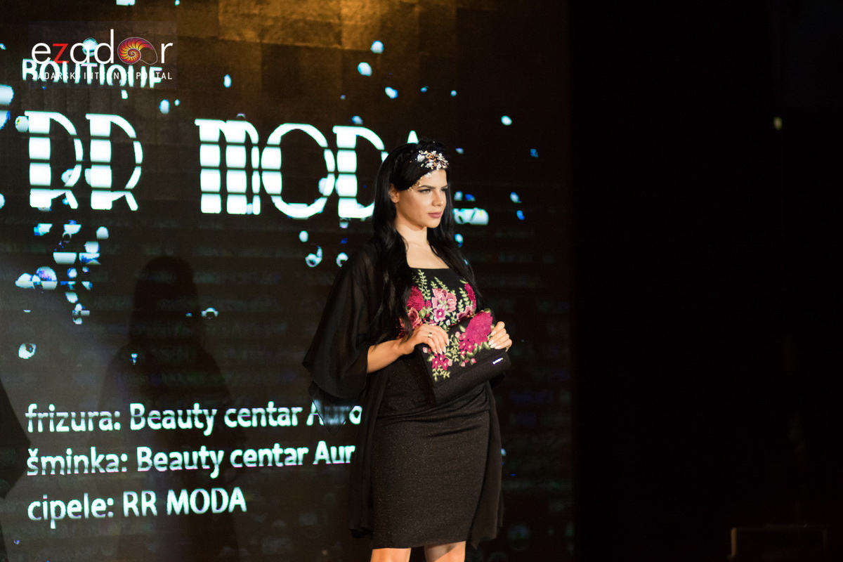 11. Festival vjenčanja: Modna revija vjenčanica i svečanih haljina te revija cvijeća i koncert Sandija Cenova 11. Festival vjenčanja: Modna revija vjenčanica i svečanih haljina te revija cvijeća i koncert Sandija Cenova