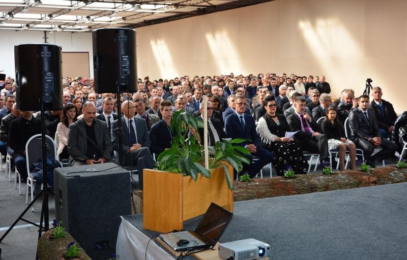 Ministar Jakovina u pogon pustio postrojenje na biomasu za potrebe drvne industrije Ministar Jakovina u pogon pustio postrojenje na biomasu za potrebe drvne industrije