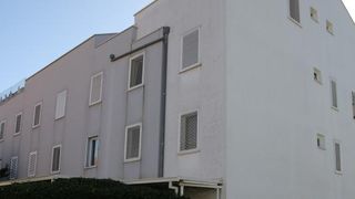 Danas je nakon ispitivanja u Zagrebu u stan u zadarskim Arbanasima od strane policije doveden bivši državni tajnik Zdravko Livaković kako bi se uz njegovu prisutnost i prisutnost njegova odvjetnika obavila pretraga stana. Pretpostavlja se da se istražuje