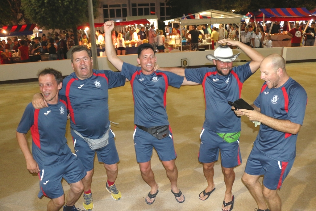 Boćari Marinića iz Viškova kod Rijeke osvojili boćarski Kup Hrvatske na završnom turniru u Viru Boćari Marinića iz Viškova kod Rijeke osvojili boćarski Kup Hrvatske na završnom turniru u Viru