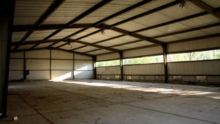 Devastirana bivša vojna baza Šepurine, Foto: Iva Idassa Devastirana bivša vojna baza Šepurine, Foto: Iva Idassa