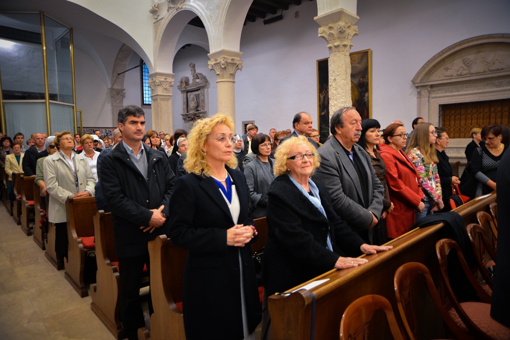 Nadbiskup Puljić predvodio svečano misno slavlje u crkvi. sv. Marije u sklopu obilježavanja 950. obljetnice spomena samostana. Foto: Iva Perinčić